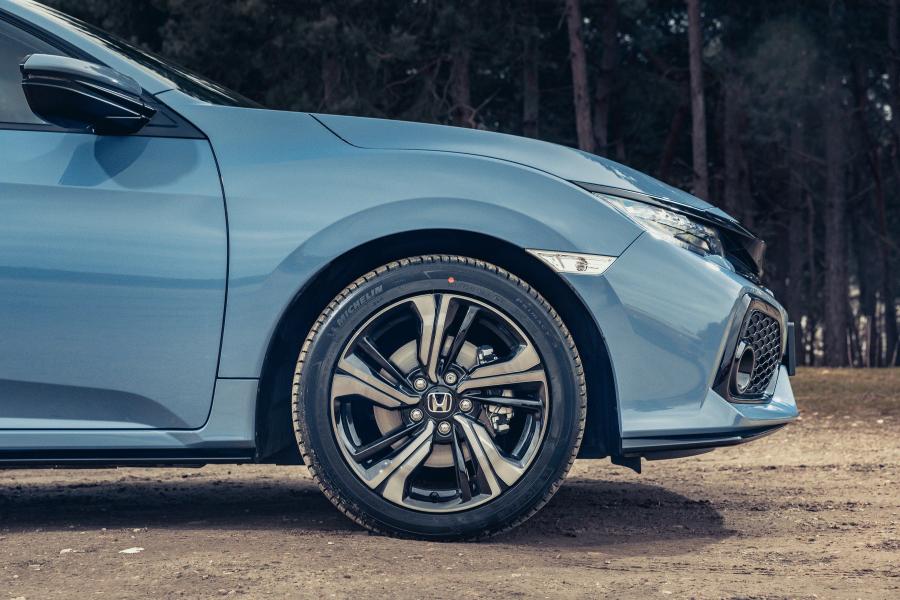 Детали экстерьера Honda Civic Sport Hatchback 2017 года  (UK) (фото 15 из 40)
